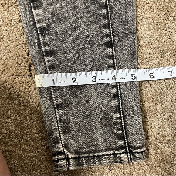 ❤️❤️Secrets with Love Super High Narrow waisted jeans acid wash size 29. - Picture 6 of 16
